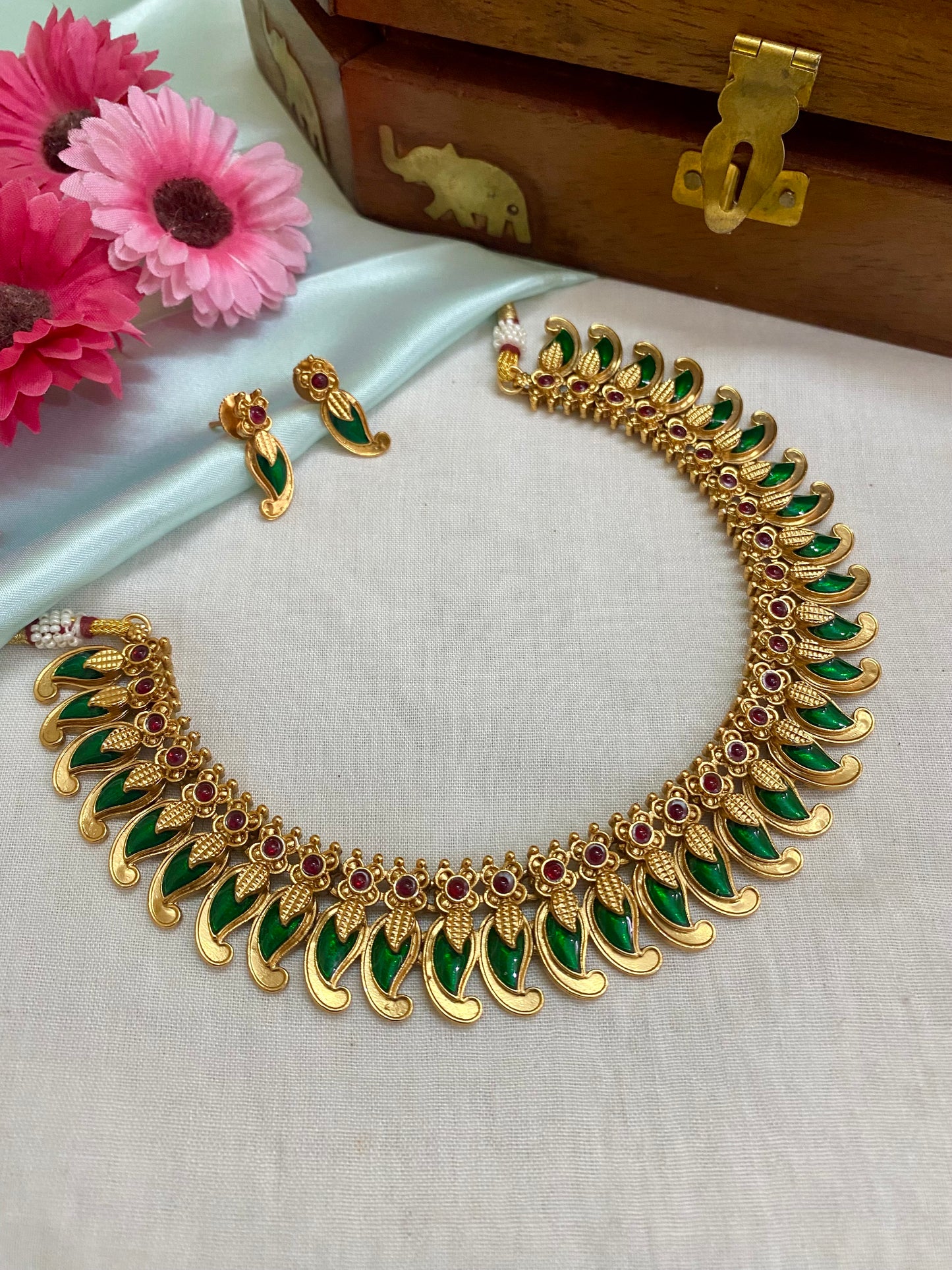 Palakkad Choker LHP-01