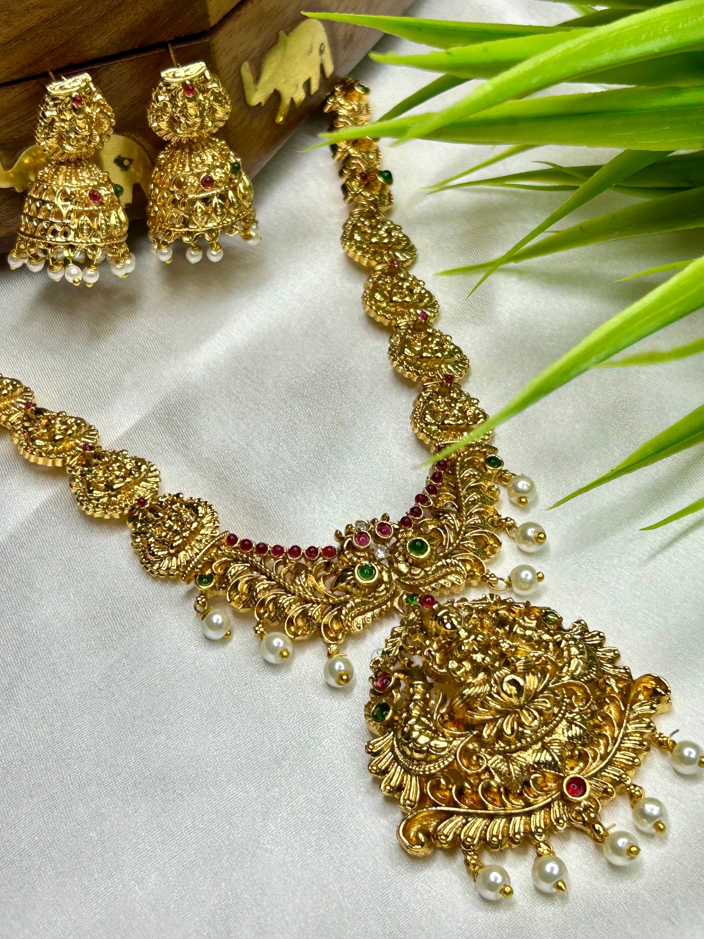Luxehara’s Gold Plated Necklace set with Earrings ( LHA BS01 )
