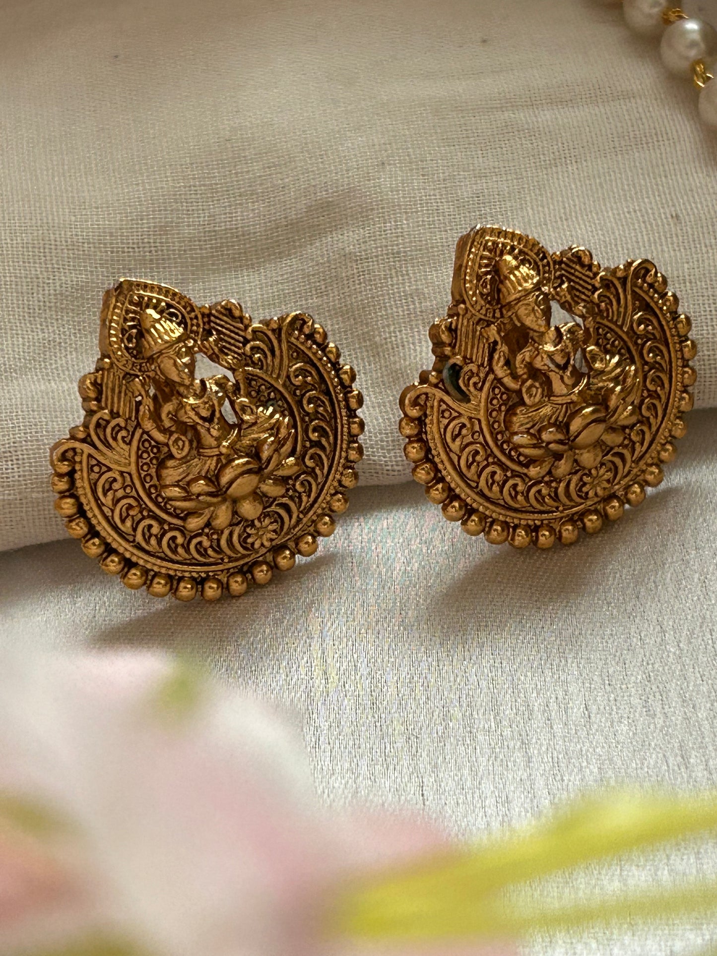 Gold plated Pearl chain Set with lakshmi pendant