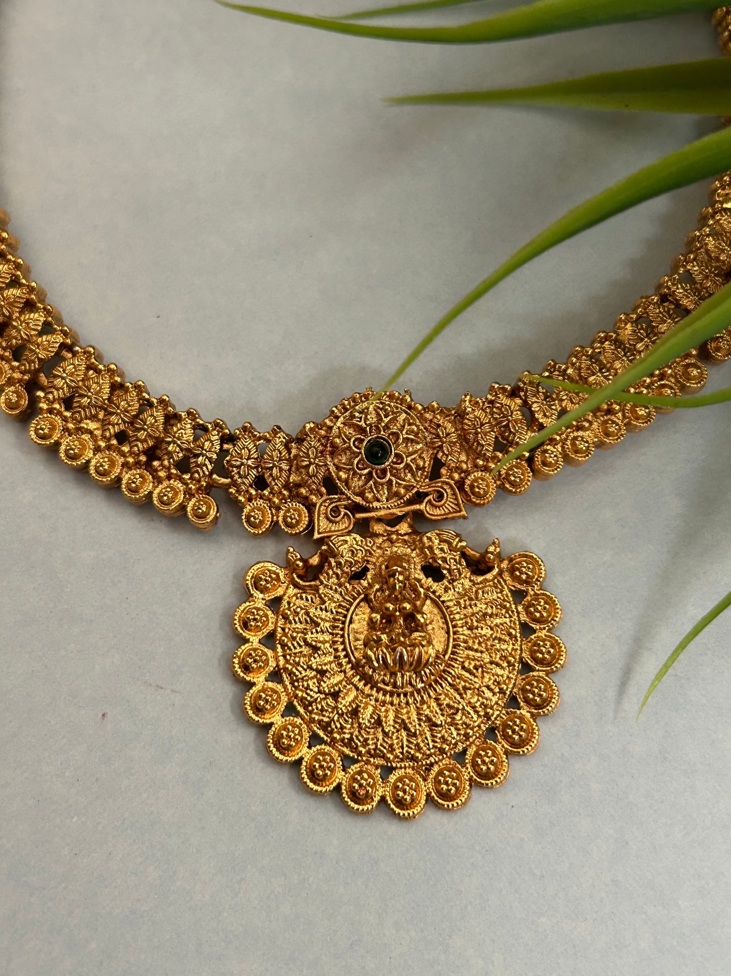 Luxehara’s short necklace set with matching earrings ( LHA 326 )