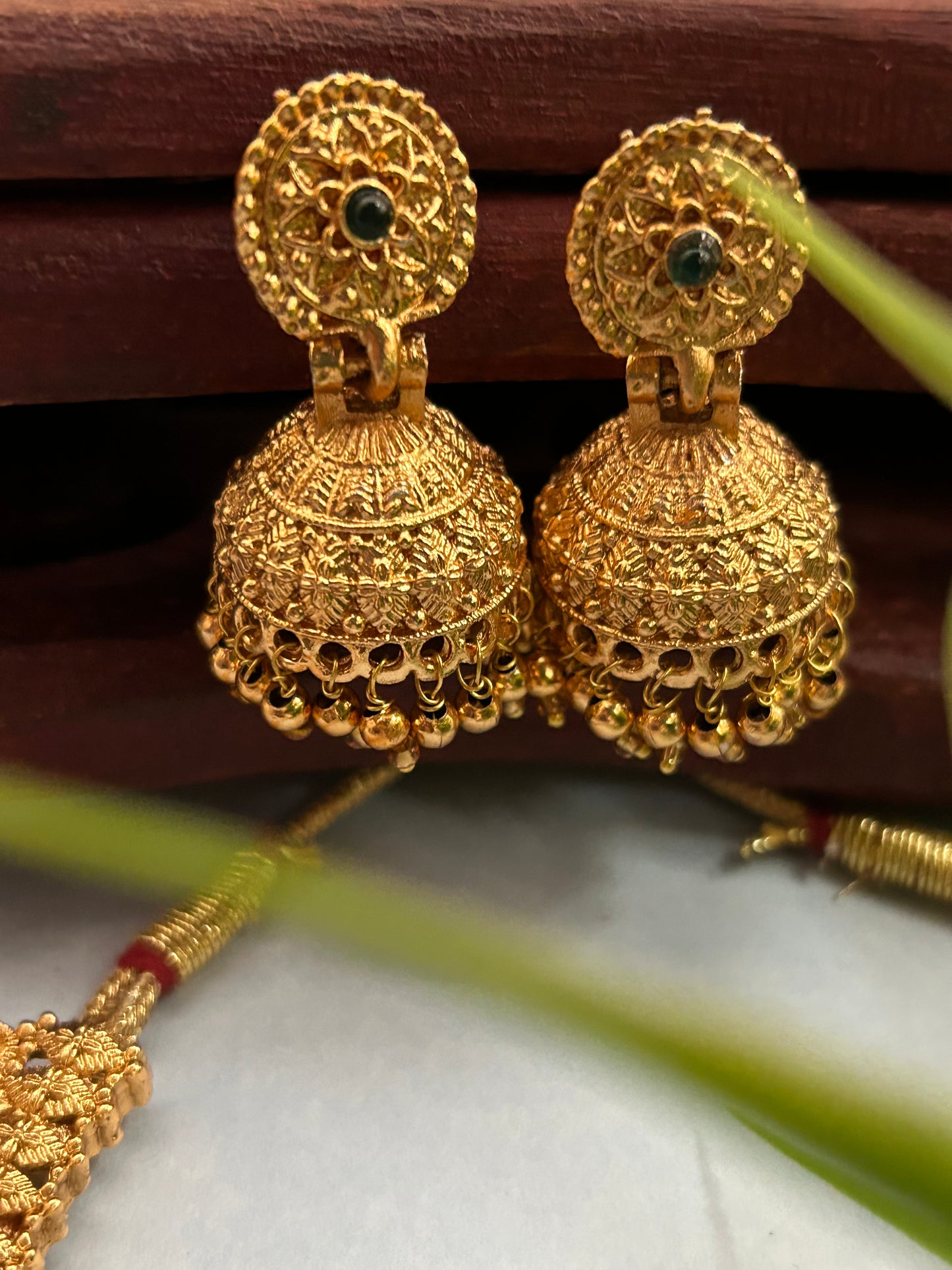 Luxehara’s short necklace set with matching earrings ( LHA 326 )