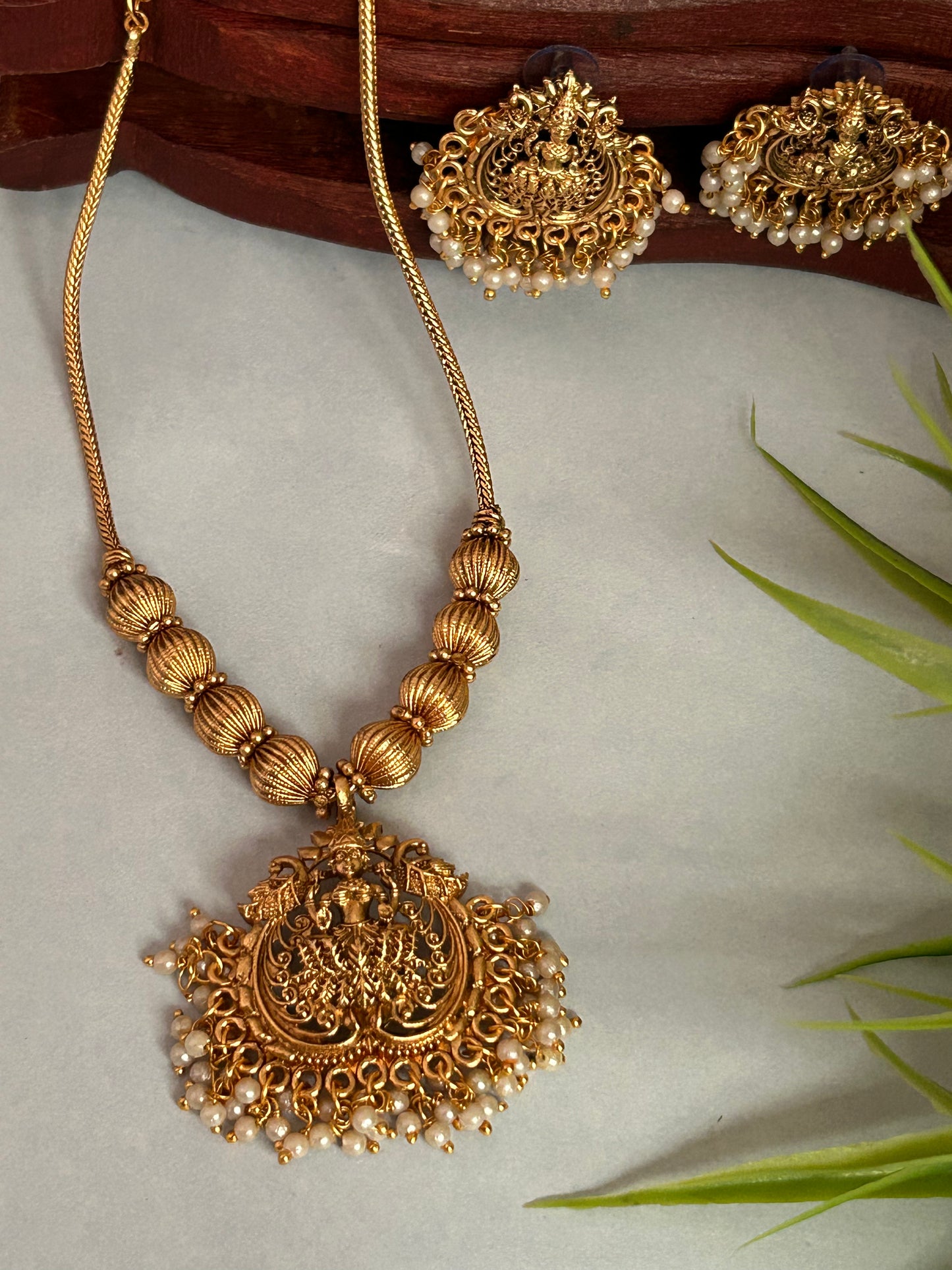Luxehara’s Gold Plated Necklace With Matching Earrings ( LHA 10 )
