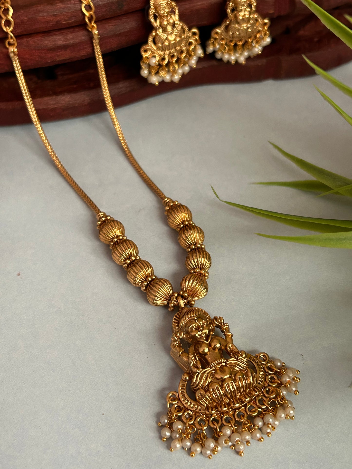 Luxehara’s Gold Plated Necklace Set With Matching Earrings ( LHA 05 )
