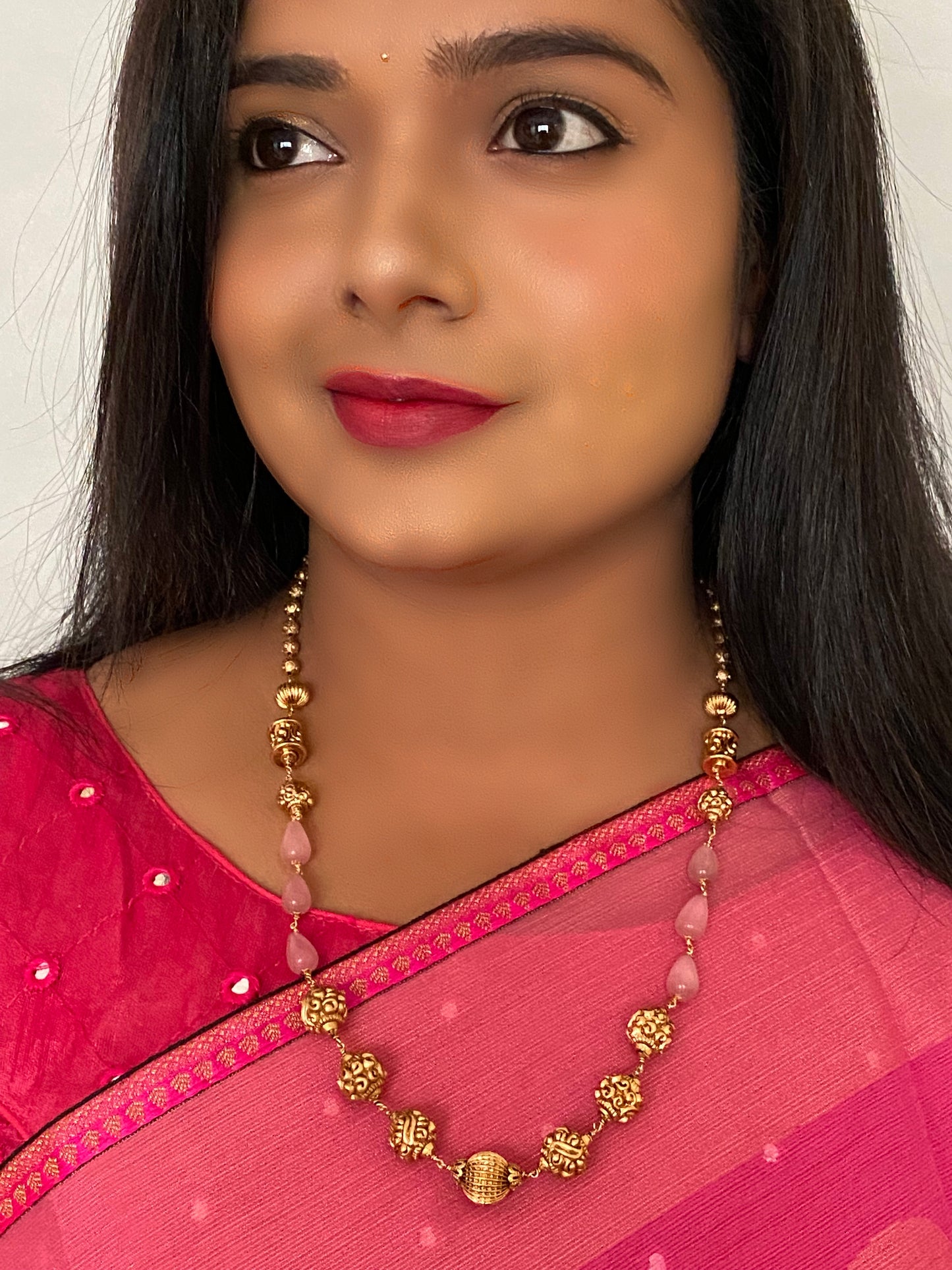 Luxehara's Beads chain with pastel pink Monalisa beads.