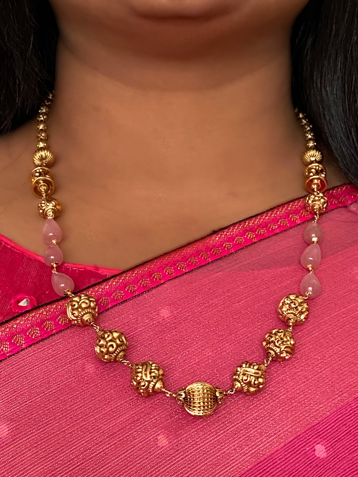 Luxehara's Beads chain with pastel pink Monalisa beads.