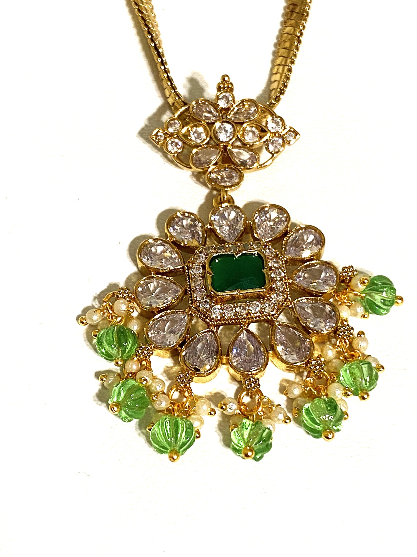 LuxeHara's 18inches Gold Plated Chain Along with Handmade pendant.