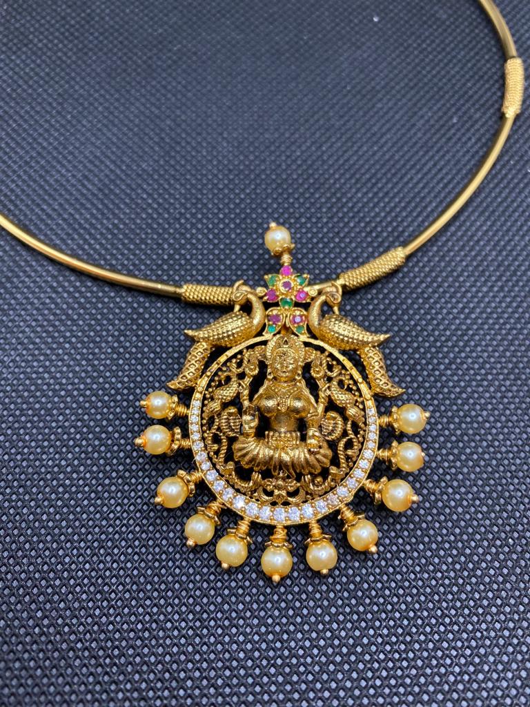 Luxehara's Choker set with Lakshmi Pendant