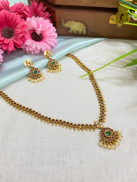 Goldplated short Kundan necklace/attigai set