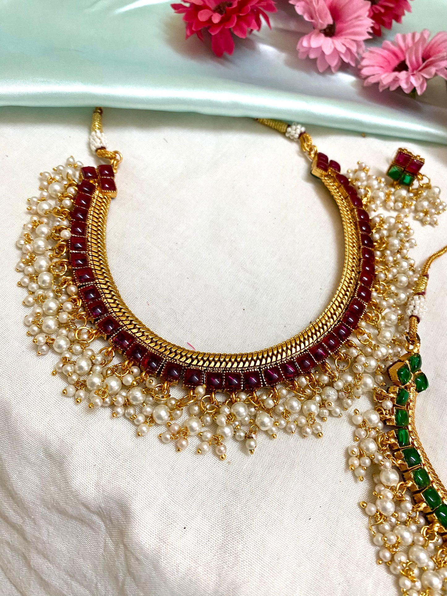 Reversible Goldplated ruby and emerald necklace set with Pearl hanging