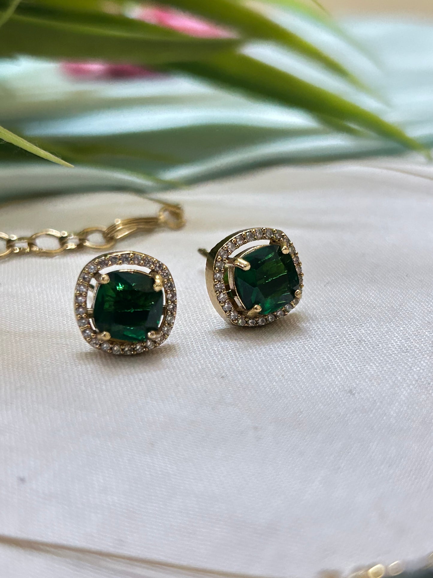 Gold plated Invisible Emerald Stone Necklace