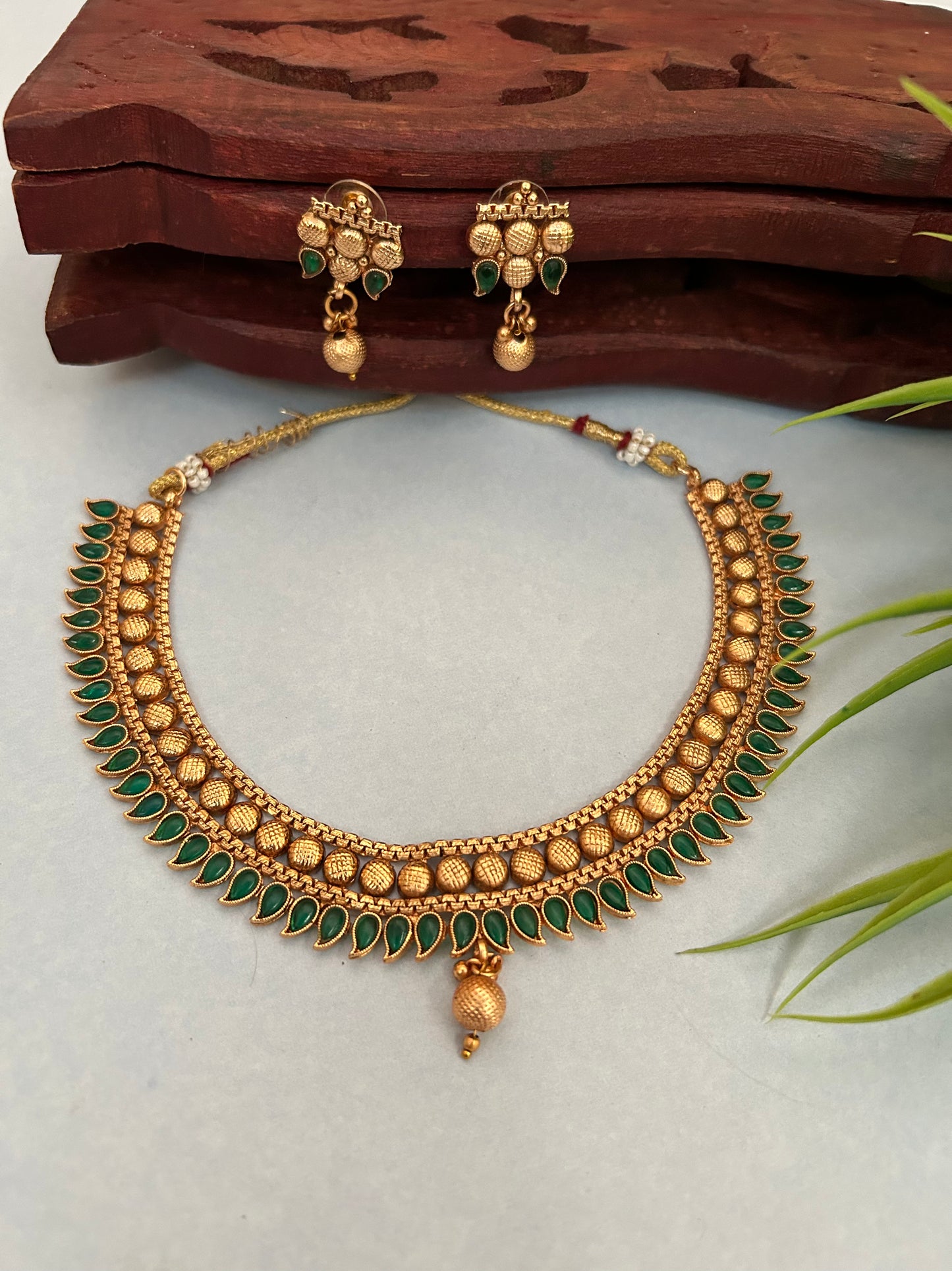 Luxehara Gold Plated short Necklace with Earrings ( LHA 914G )