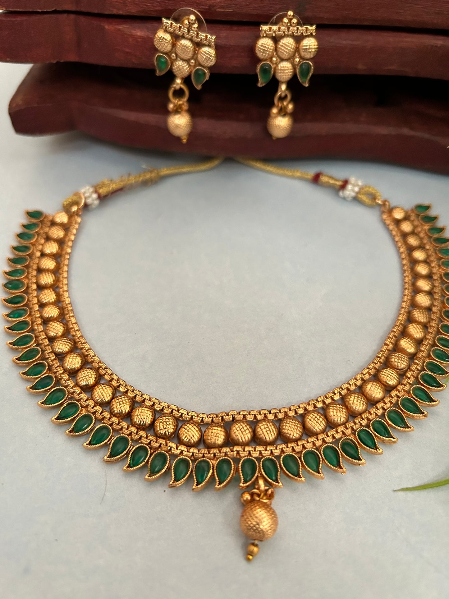 Luxehara Gold Plated short Necklace with Earrings ( LHA 914G )