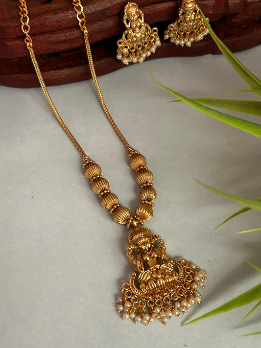 Luxehara’s Gold Plated Necklace With Matching Earrings ( LHA 08 )