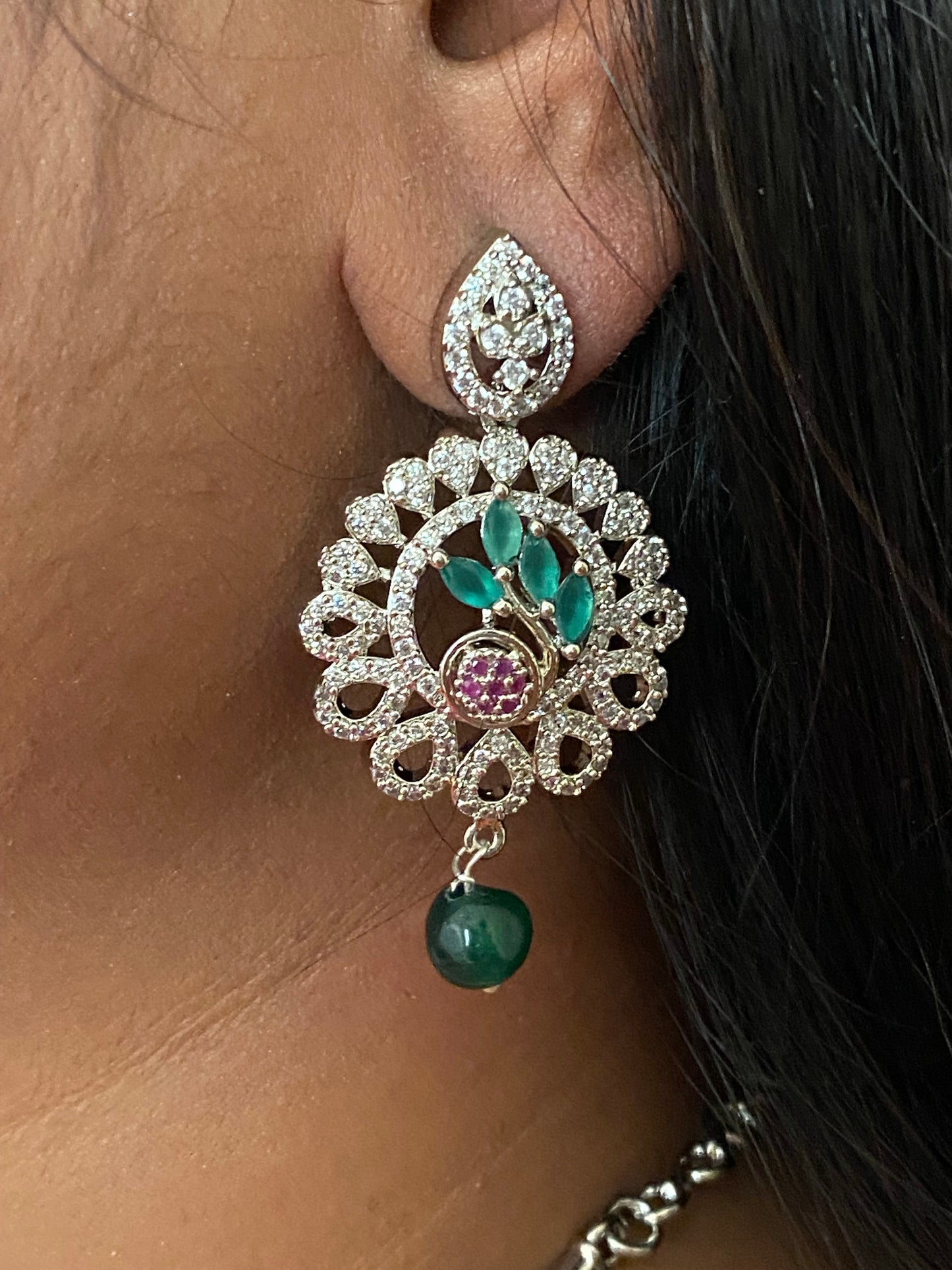 Luxehara's Silver plated kanthi neklace along with beautiful earrings