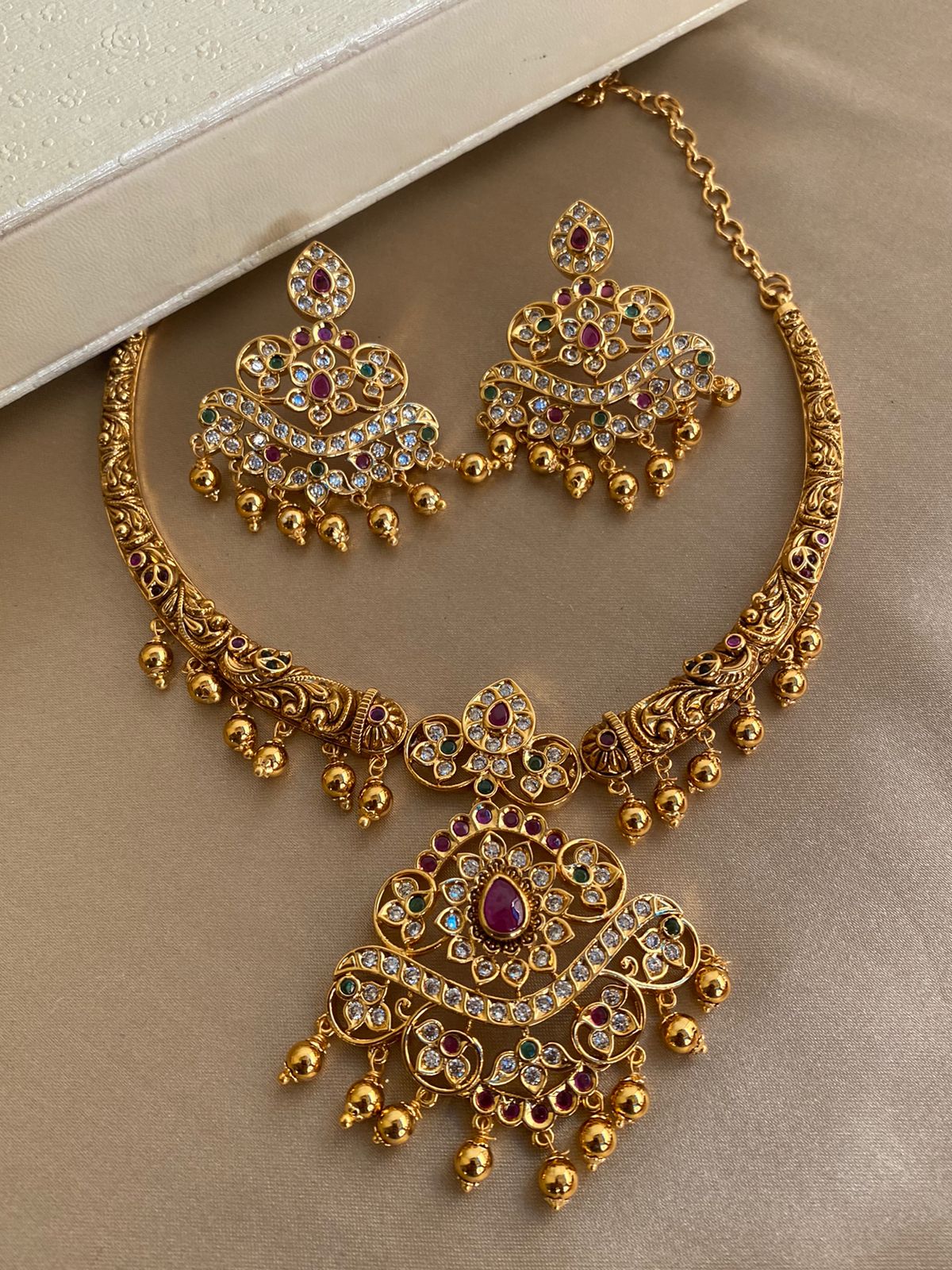 Luxehara's Antique Gold Finish Necklace set With Earring's.