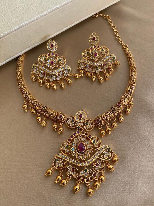 Luxehara's Antique Gold Finish Necklace set With Earring's.